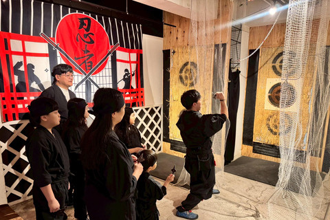 Tokyo : Ninja Experience Cafe HarajukuFormation ninja + location de costume ninja + une boisson