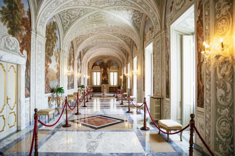 Castel Gandolfo: Palace Ticket and Gardens Minibus Tour