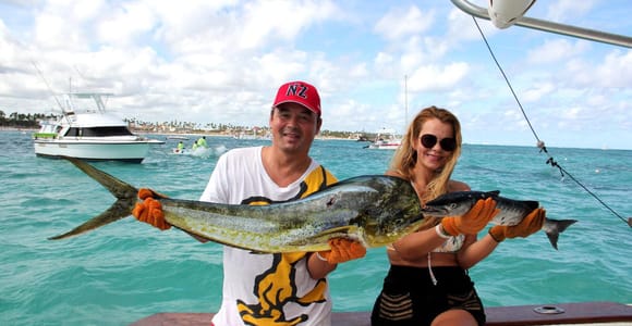 Punta Cana: Fishing Boat Cruise with Snorkeling & Drinks