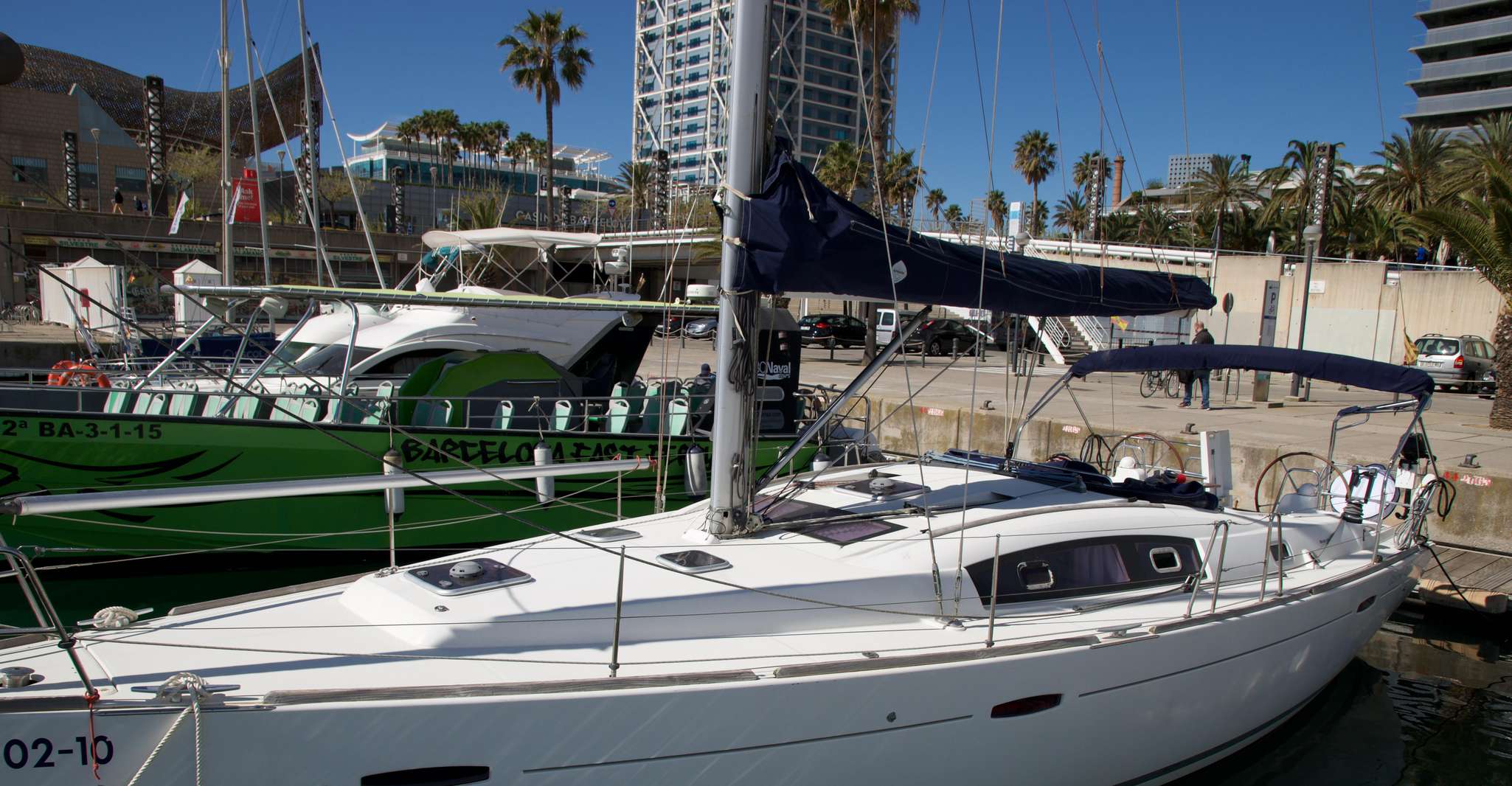 Barcelona: Daytime or Sunset Cruise with Drinks photo 12