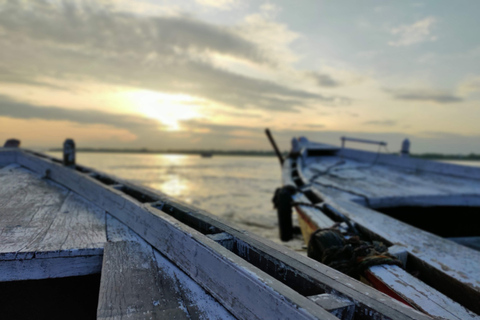 Varanasi: 2-Day Private Guided Tour with Boat Ride