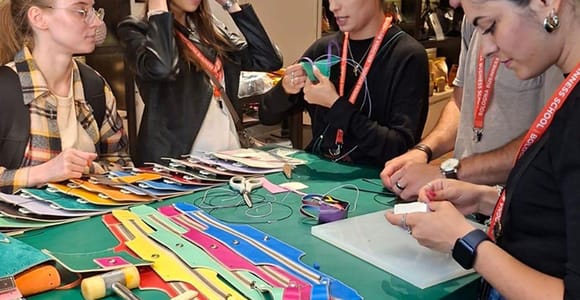 Florence Leather Experience - Create your own Rereri accessory in a workshop