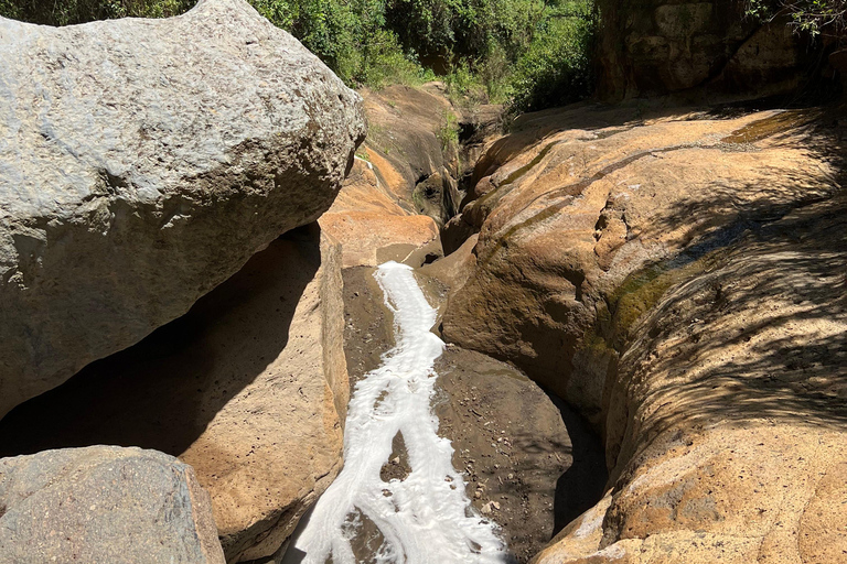 Hell's Gate e Lago Naivasha: tour in bicicletta, escursione e giro in barcaAvventura a Hell's Gate (da Nairobi)