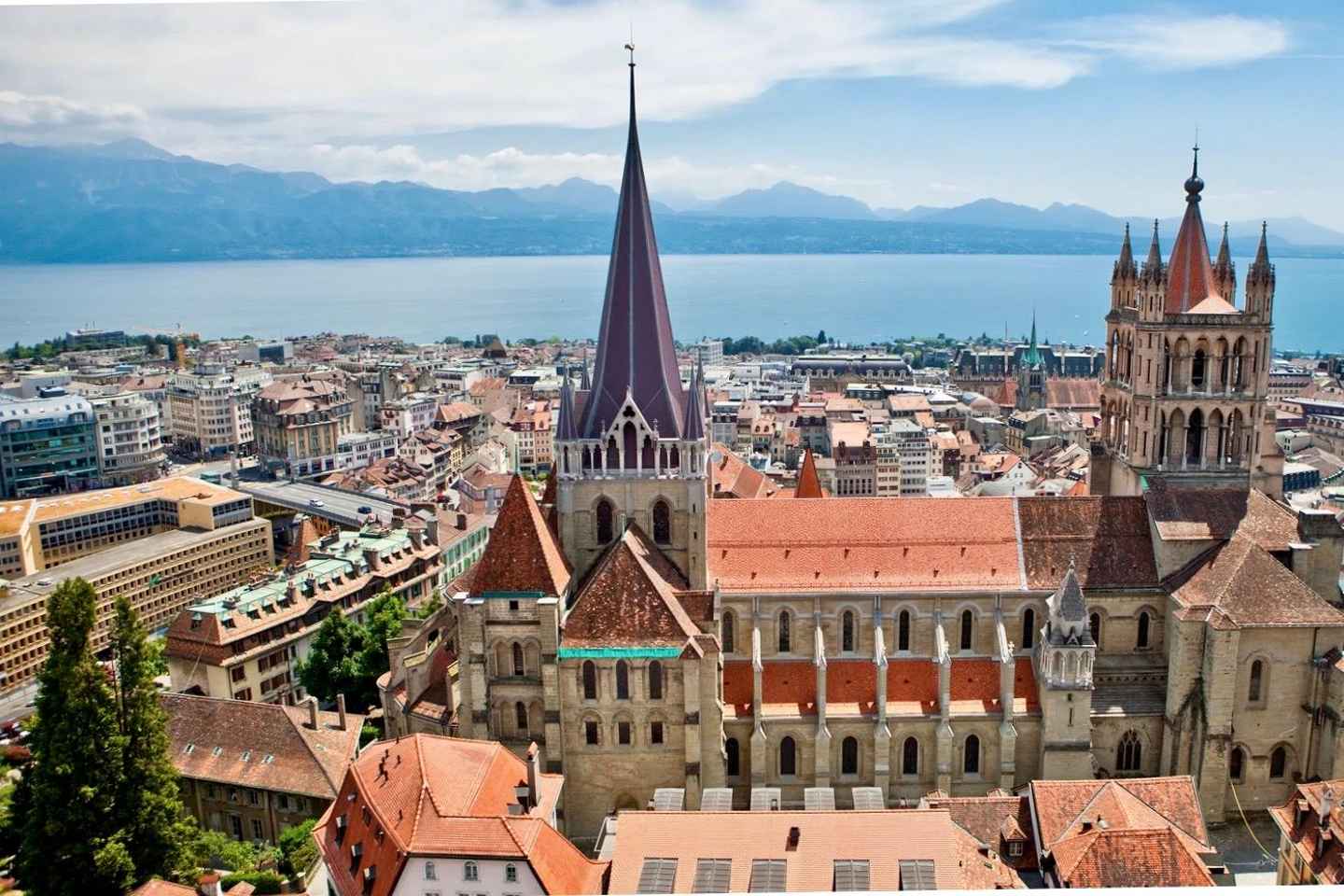 Discover Lausanne’s higlights & gems with a local guide (EN)