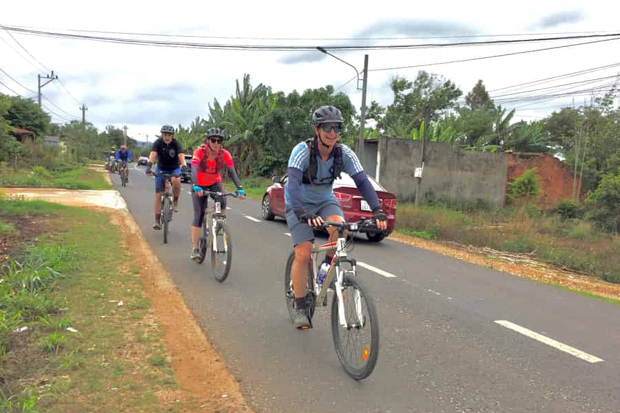 Dalat: Radtour nach Nha Trang mit Picknick-Mittagessen. Foto: GetYourGuide Dalat: Radtour nach Nha Trang mit Picknick-Mittagessen. Foto: GetYourGuide