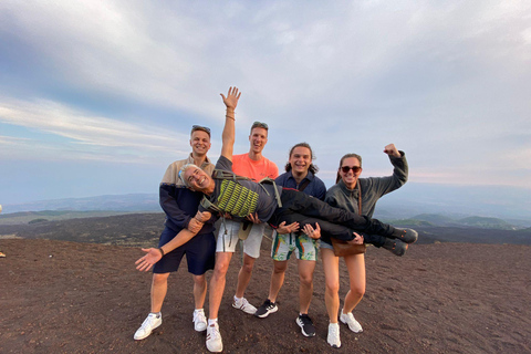 Catania: Mount Etna Sunset Tour and Etna Doc Wine
