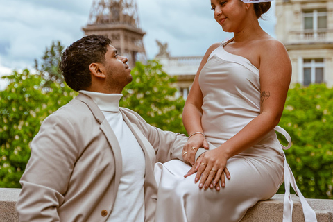 Paris: Eiffel Tower Street Photoshoot Paris: Eiffel Tower 15m Photoshoot - 5 Photos
