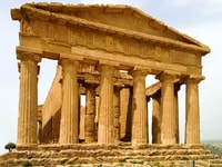 Agrigento, Valle dei templi salta la linea e la visita guidata - Housity