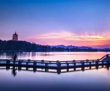 Hangzhou:Luxury West Lake Cruise+Santan Yinyue Island Ticket