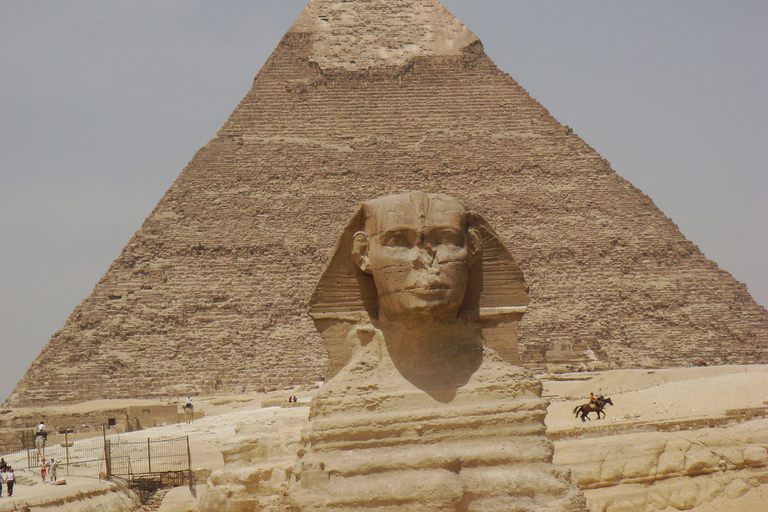 Hurghada: Pyramids & Egyptian Museum Tour with Boat Ride Shared Tour + Lunch + Boat Ride + Entrance Fees