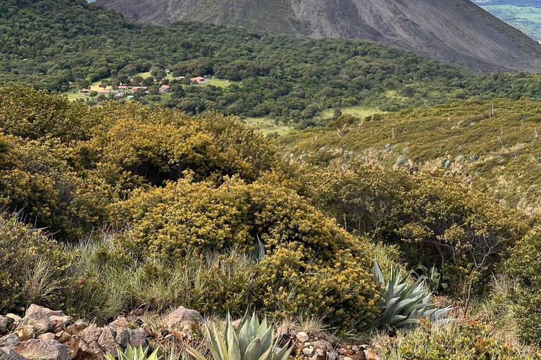 Santa Ana: Volcano Tour, Beat the Crowds on a Morning Hike
