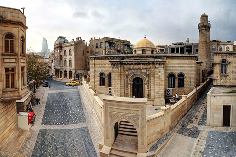 Tour a piedi della città vecchia di BakuTour a piedi del centro storico di Baku (privato)