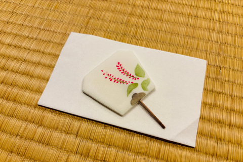 نارا: جولة في طقوس حفل الشاي – 3 دقائق من محطة نارانارا: جولة حفل الشاي – 3 دقائق من محطة نارا