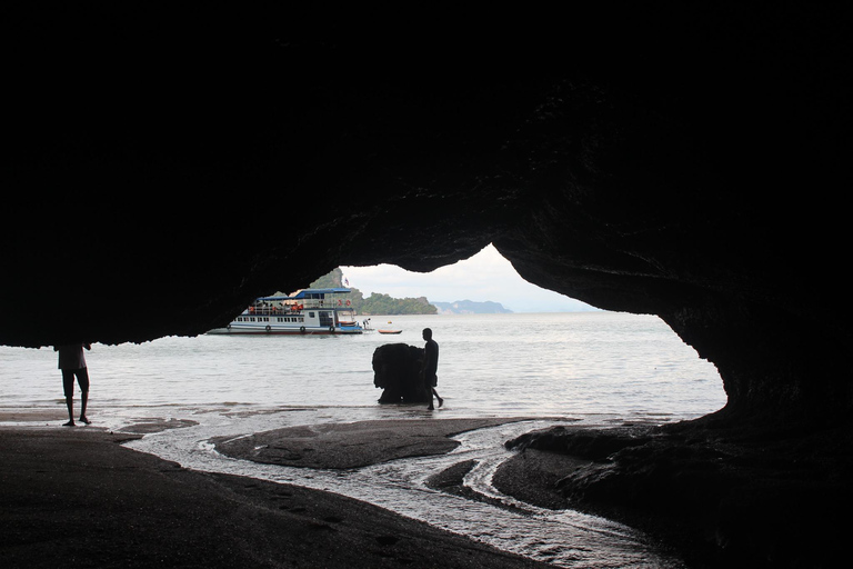 Phuket: James Bond Sunset Dinner & Bioluminescent Plankton