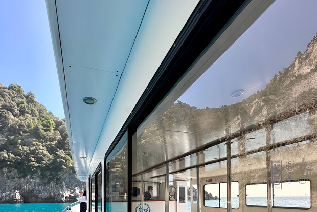 From Salerno: Cruise with Amalfi Stop and Light Lunch