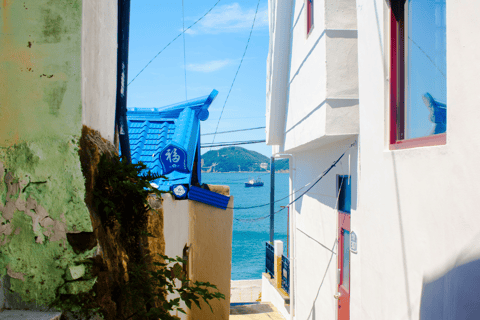 Busan: City Tour of 3 Historic Neighborhoods by Public Bus