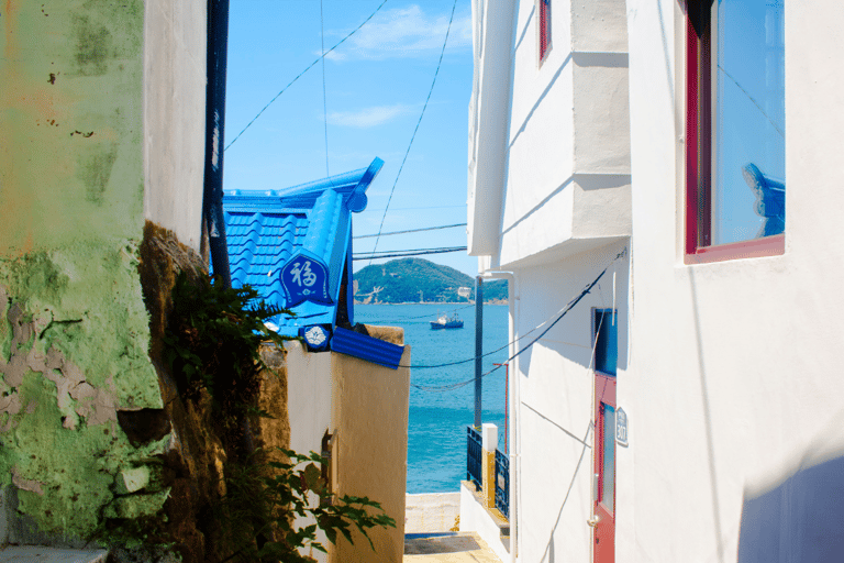 Busan: City Tour of 3 Historic Neighborhoods by Public Bus