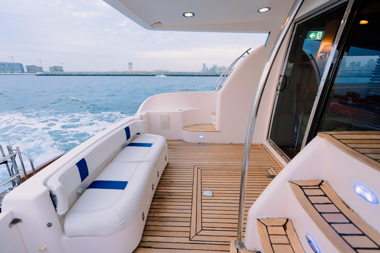 迪拜：私人游艇巡航（可选配美食套餐）3小时游船之旅