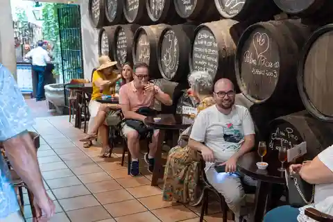 Málaga: Geführte Tour und Verkostung von lokalen Produkten