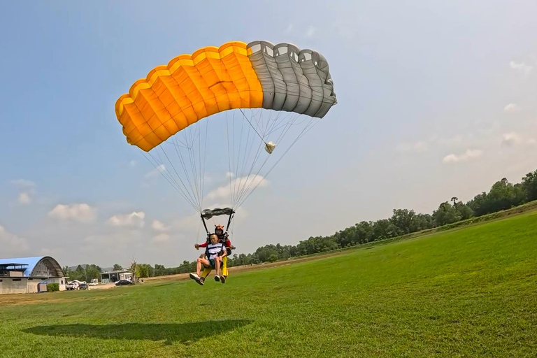 Pattaya-Bangkok Tandem Skydive with Ocean Views VIP Package