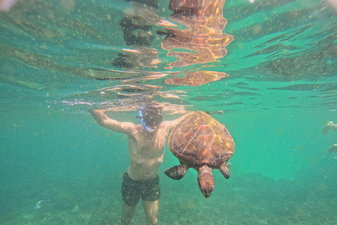 Muscat: Daymaniyat Islands Boat & Snorkel Trip