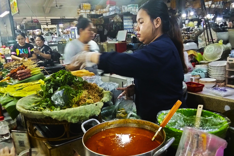 Phnom Penh: Bikes and Bites Cycling Tour