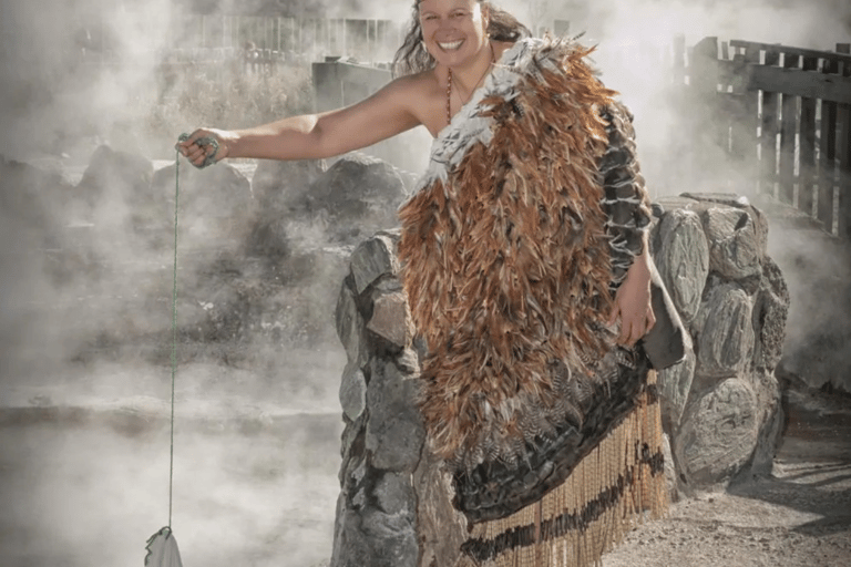 Auckland : Waiotapu & Māori Village Guided Tour with Haka
