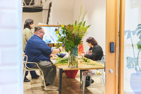 Ikebana Workshop in Tokyo : Japanese Flower Art Experience