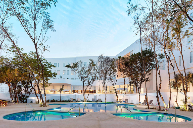 Private Transfer from Fairfield Inn by Marriot Cancun to CUN