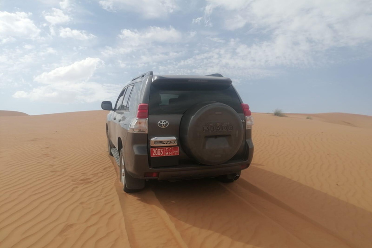 Muscat: Wadi Bani Khalid & Wahiba Sands Full-Day Tour