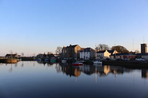 Galway City: Evening Guided Walking Tour of Galway City