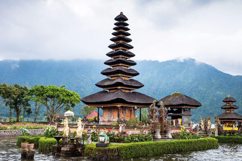 Bali: North Bali Waterfalls Private Tour with Guide