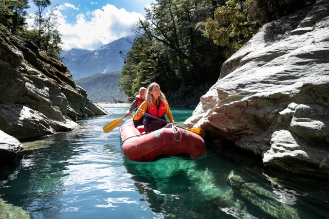 Visit Queenstown Dart River Canoe and Jet Boat Paradise Day Trip in Queenstown