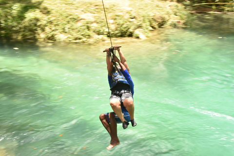 Ocho Rios: Blue Hole e tour de compras com traslados