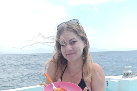Naples: Posillipo Coast Snorkeling Cruise with Food & Drinks