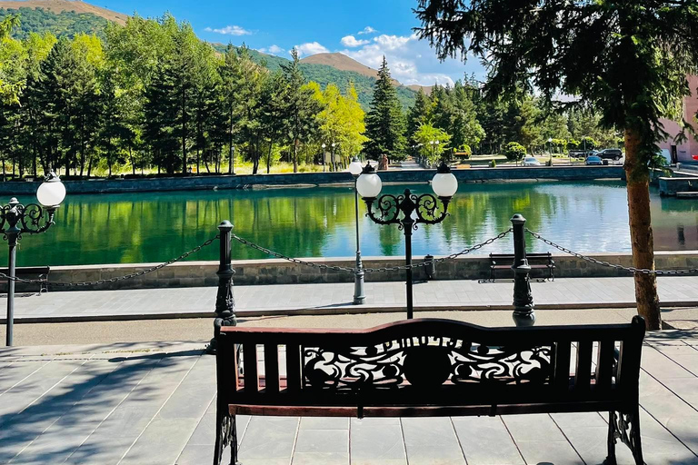 Yerevan: Jermuk Spa Town & Hot Spring Geyser Day Trip