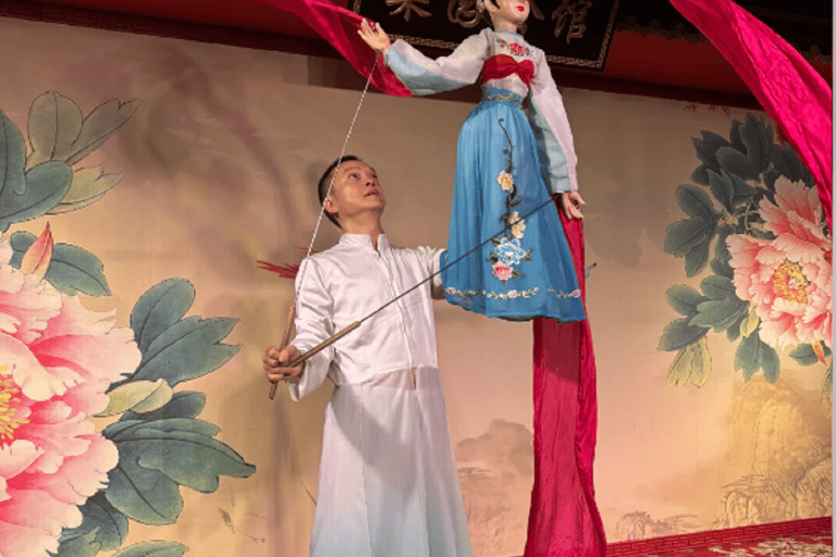 Chengdu: Sichuan Opera & Face-Changing Show