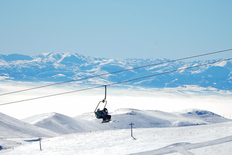 Kappadokien: Berg Erciyes Skifahren und Snowboarden TourTransfer, Mittagessen, gesamte Ausrüstung und 1-stündige Skistunde