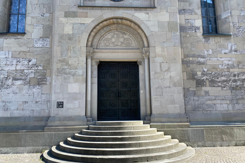 Zurich in the Mirror of the Past: Self-Guided Reading Tour Zurich in the Mirror of the Past: Self - Guided Reading Tour