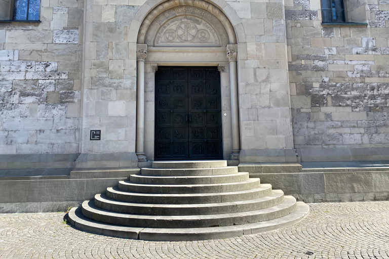 Zurich in the Mirror of the Past: Self-Guided Reading Tour Zurich in the Mirror of the Past: Self - Guided Reading Tour