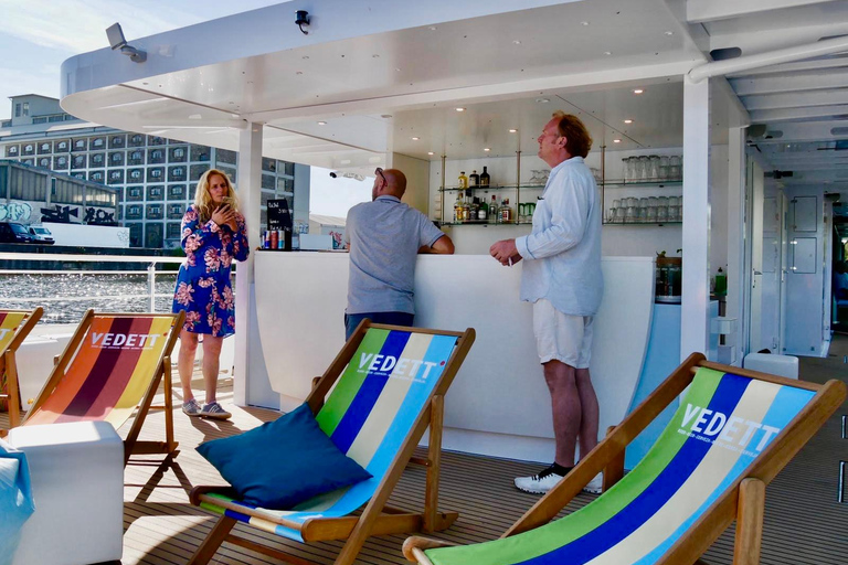 Berlin Schiffsrundfahrt| Berliner Highlight Tour mit Solarschiff auf Spree