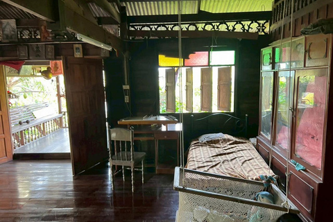 Damnoen Saduak & Maeklong Railway Market Tour