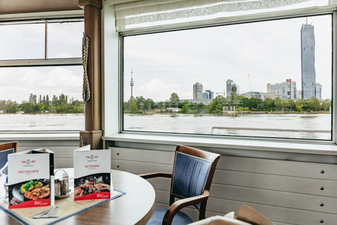 Viena: Paseo en barco por el canal del Danubio con almuerzo opcionalTour en barco con schnitzel