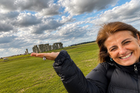 London: Stonehenge, Castle Combe, & Bath Luxury Private Tour