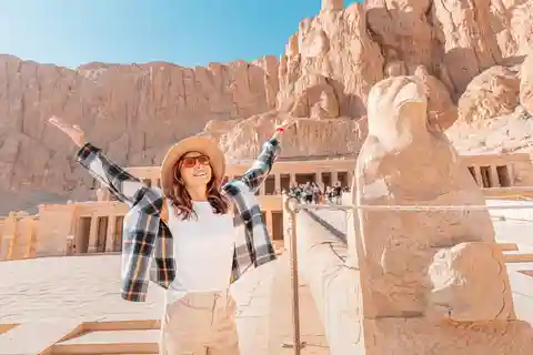 Luxor: Private Full-Day Customized Tour w/ Carriage Ride