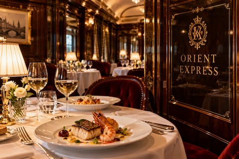 Venice: Private Wine & Food Tour with Orient Express Dinner