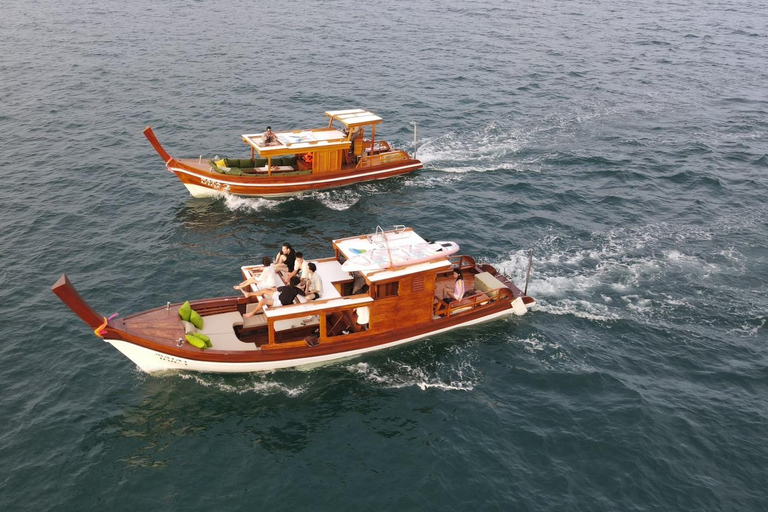 Phuket : journée privée en bateau de luxe à longue queue