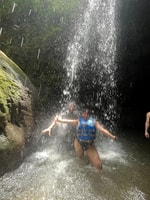 De San Juan, des grottes de la forêt tropicale et une aventure en cascade cachée - Housity
