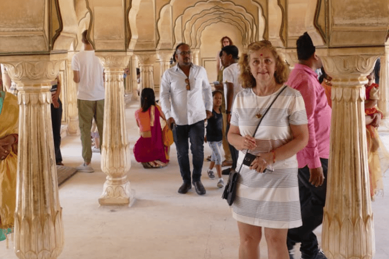 From Delhi: 2 Days Jaipur Sightseeing Tour By Car