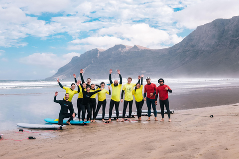 Lanzarotes erste Surfschule - 2-stündiger oder 4-stündiger UnterrichtLanzarotes erste Surfschule - 4-stündiger Unterricht